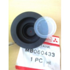 MB060433 CAP TANK 